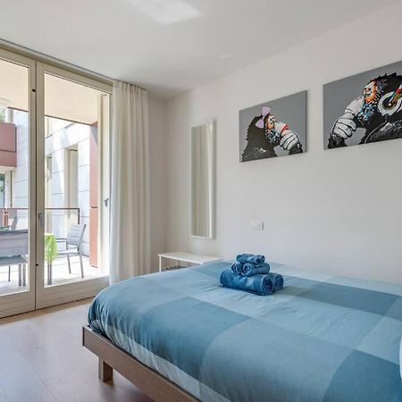 Easylife - Modern And Spacious Apt In Fiera City Life Milão Exterior foto