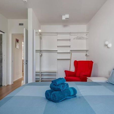 Easylife - Modern And Spacious Apt In Fiera City Life Milão Exterior foto